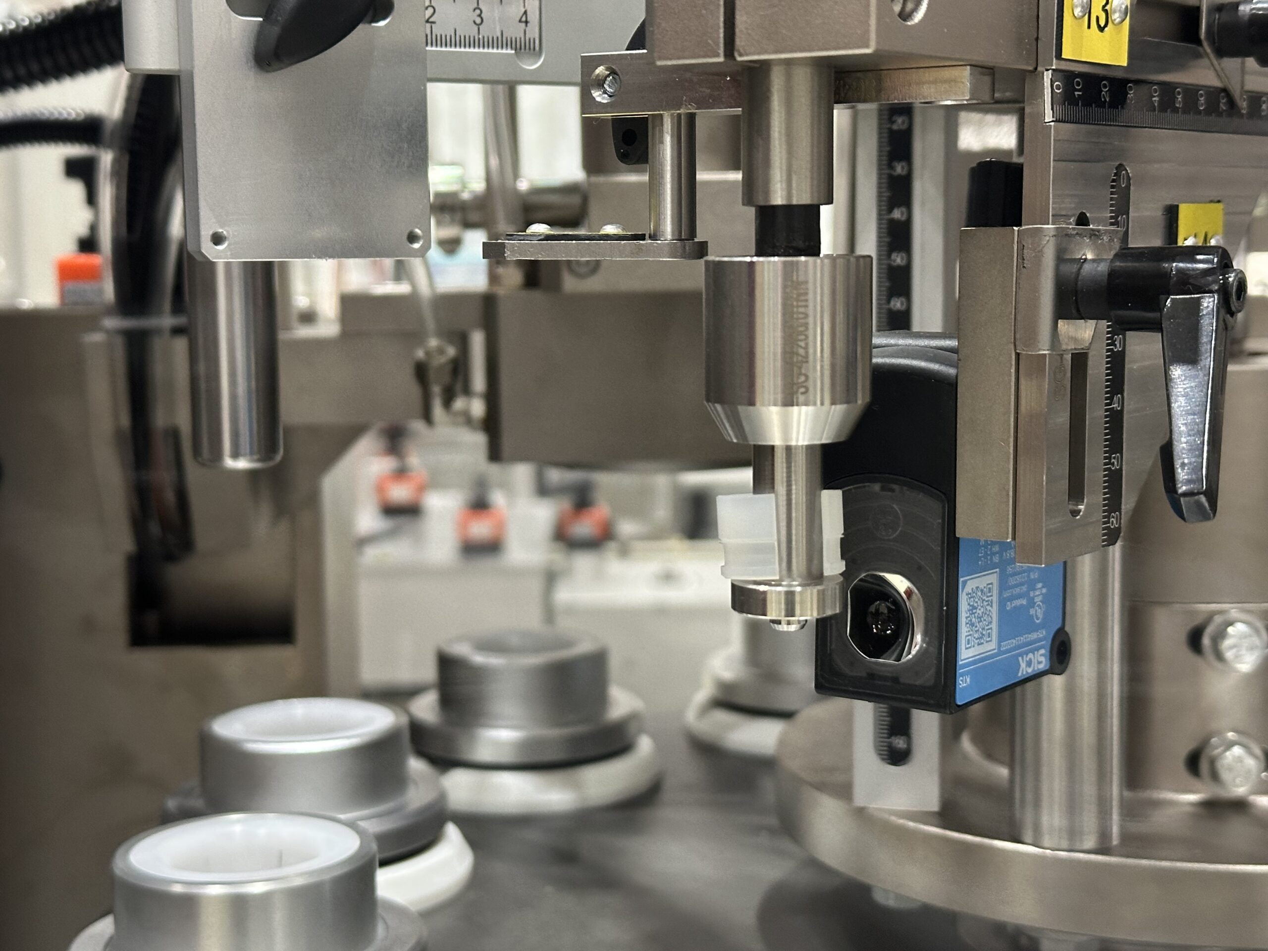 チューブ容器 大