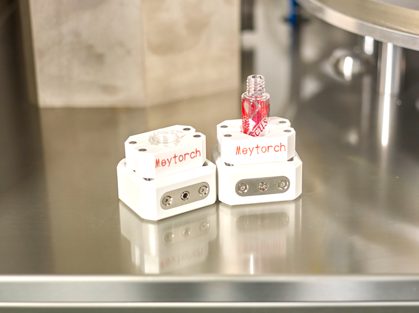 チューブ容器 大